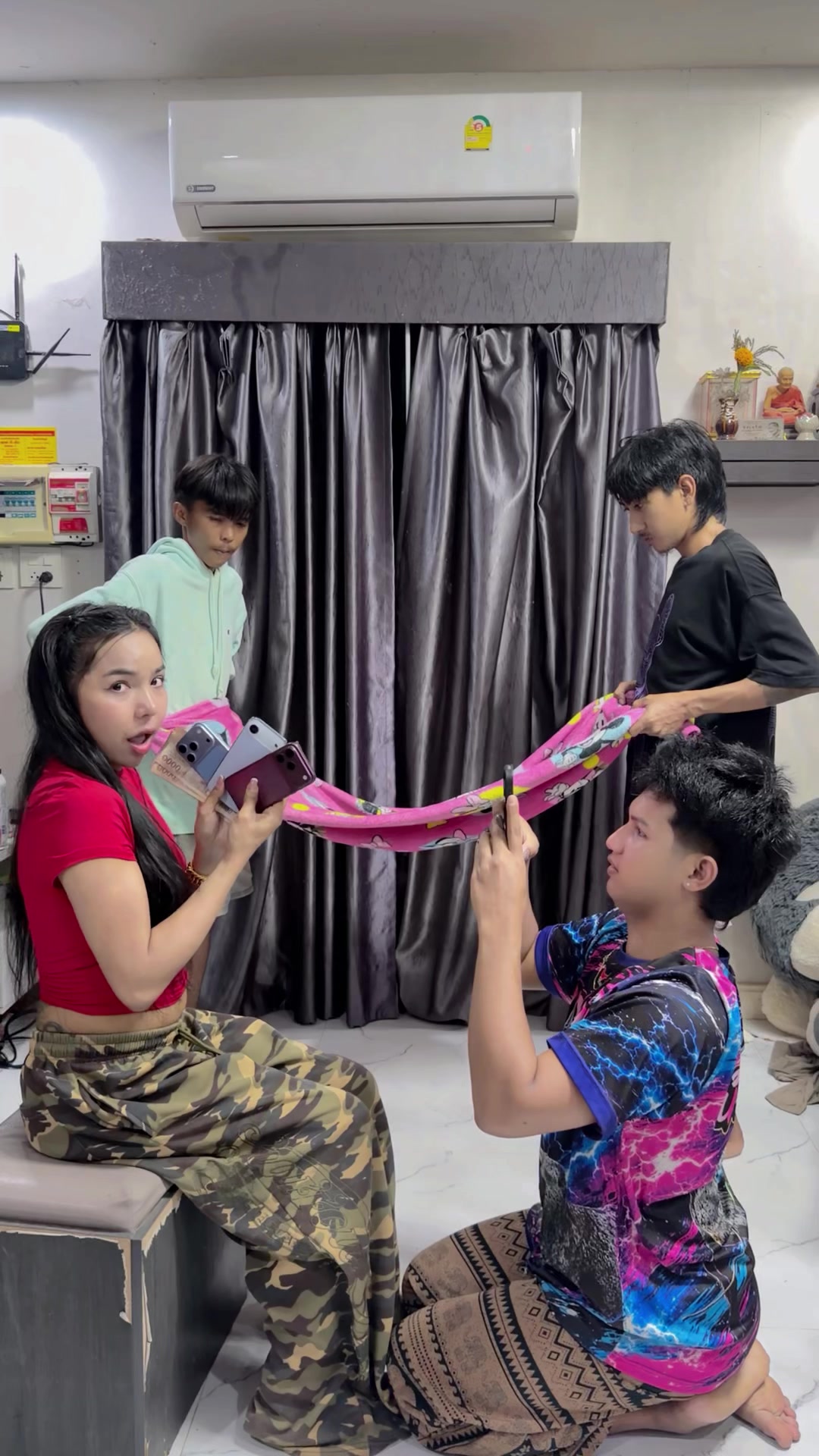 @อะต๋อม