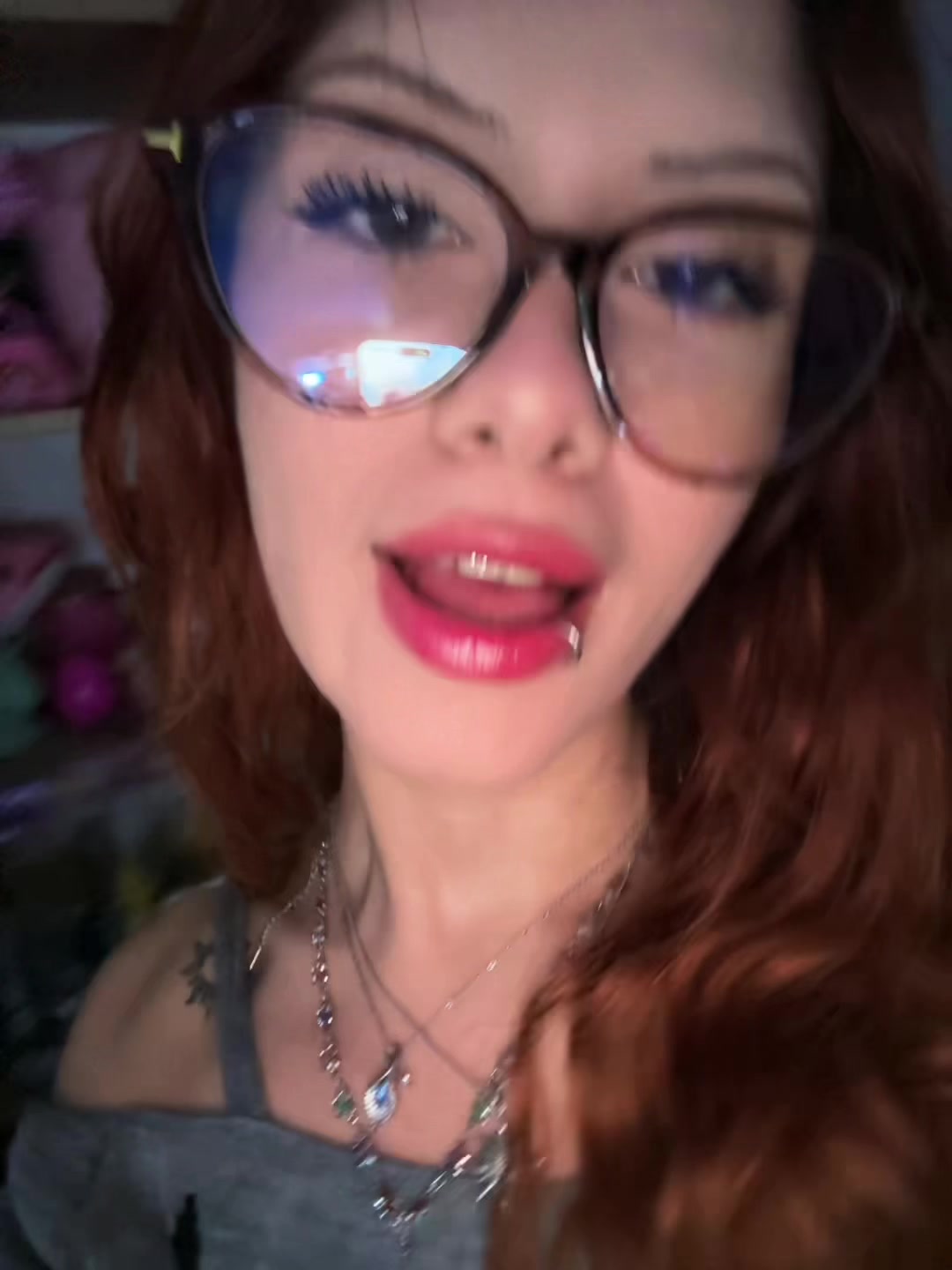 @✭