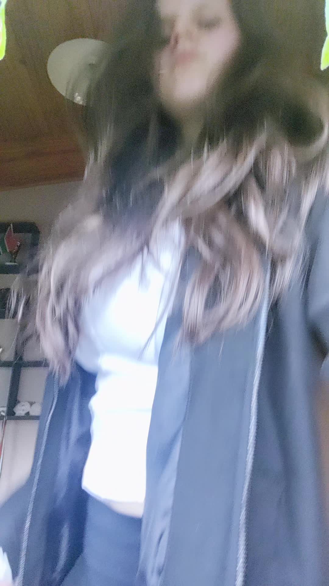 @not_bella