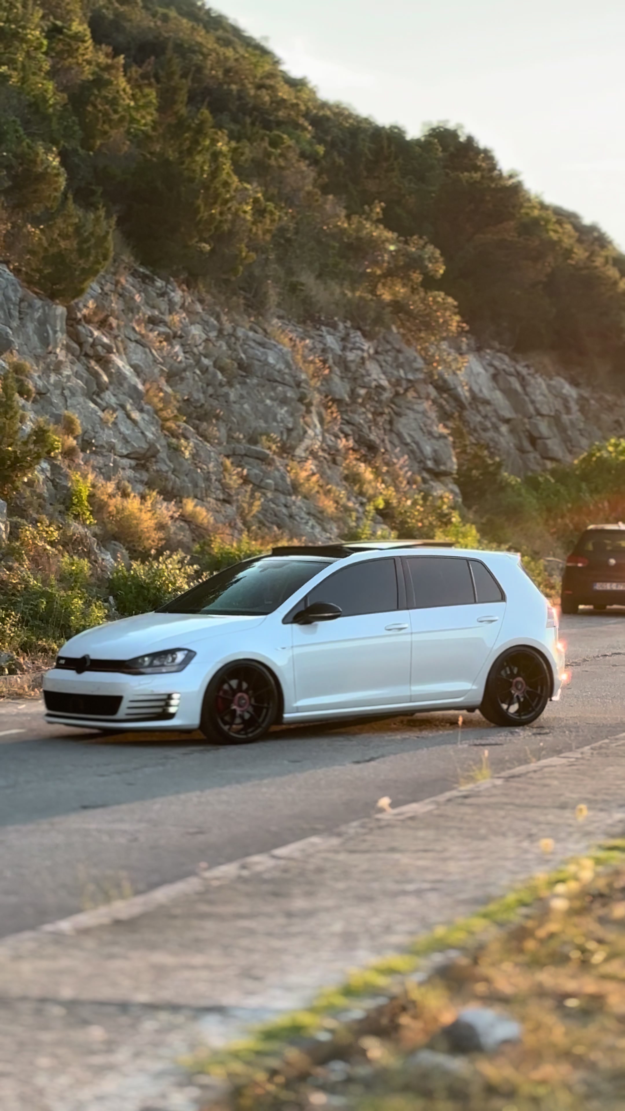 @WHITEGTI