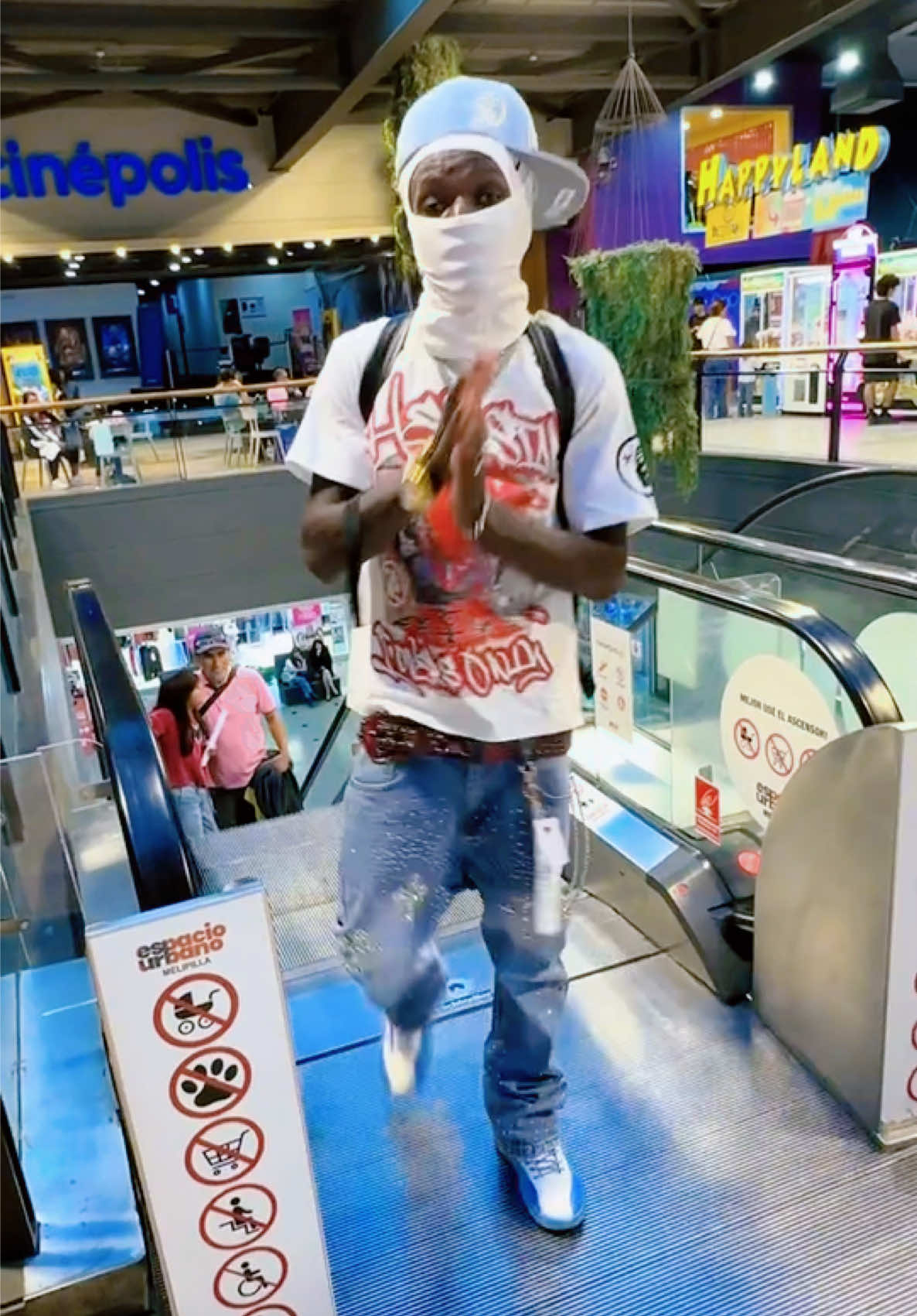 @🐝L.u.c.a.ss Evio🐜🤡🩵✅