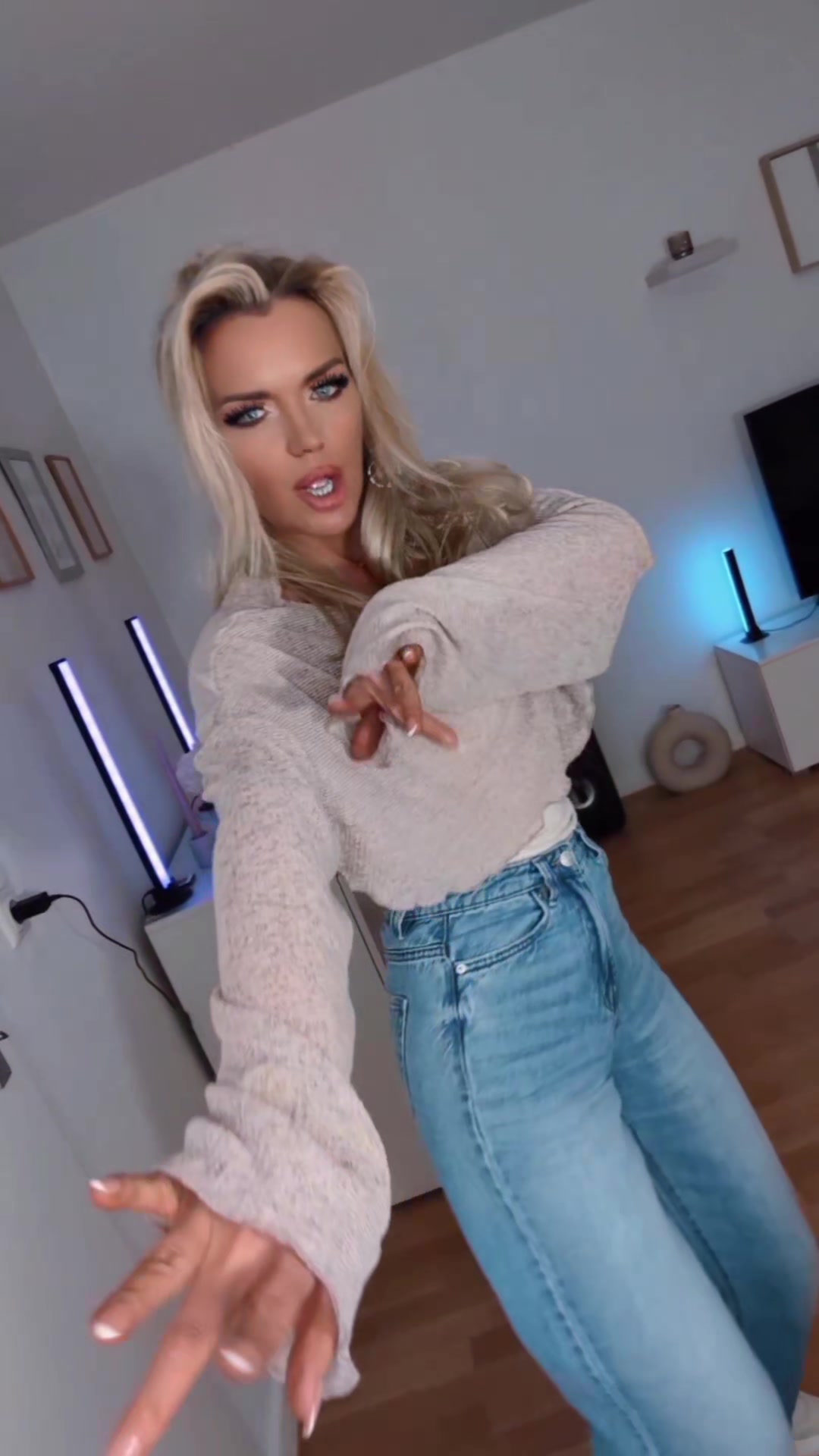 @NickyyyNic