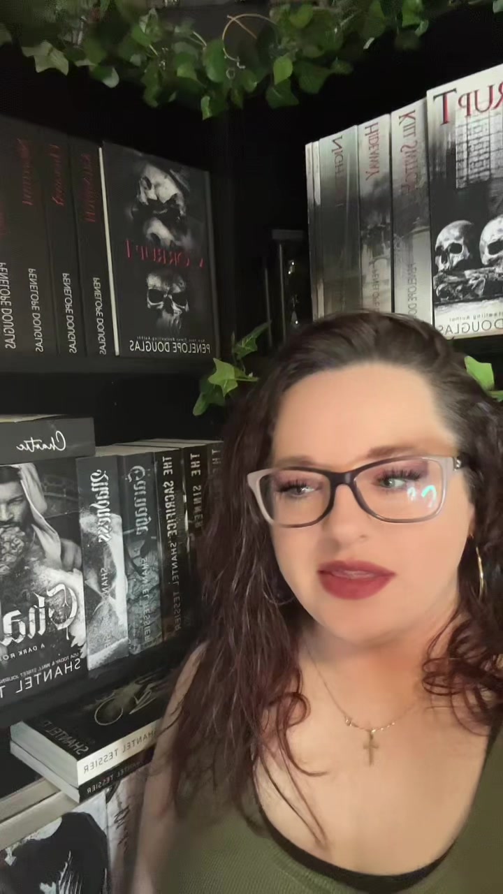 @Hollie Bookish PA
