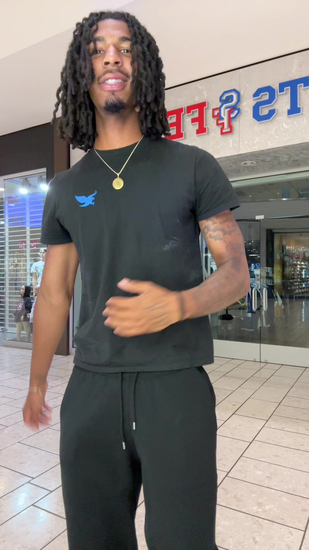 @Jluv