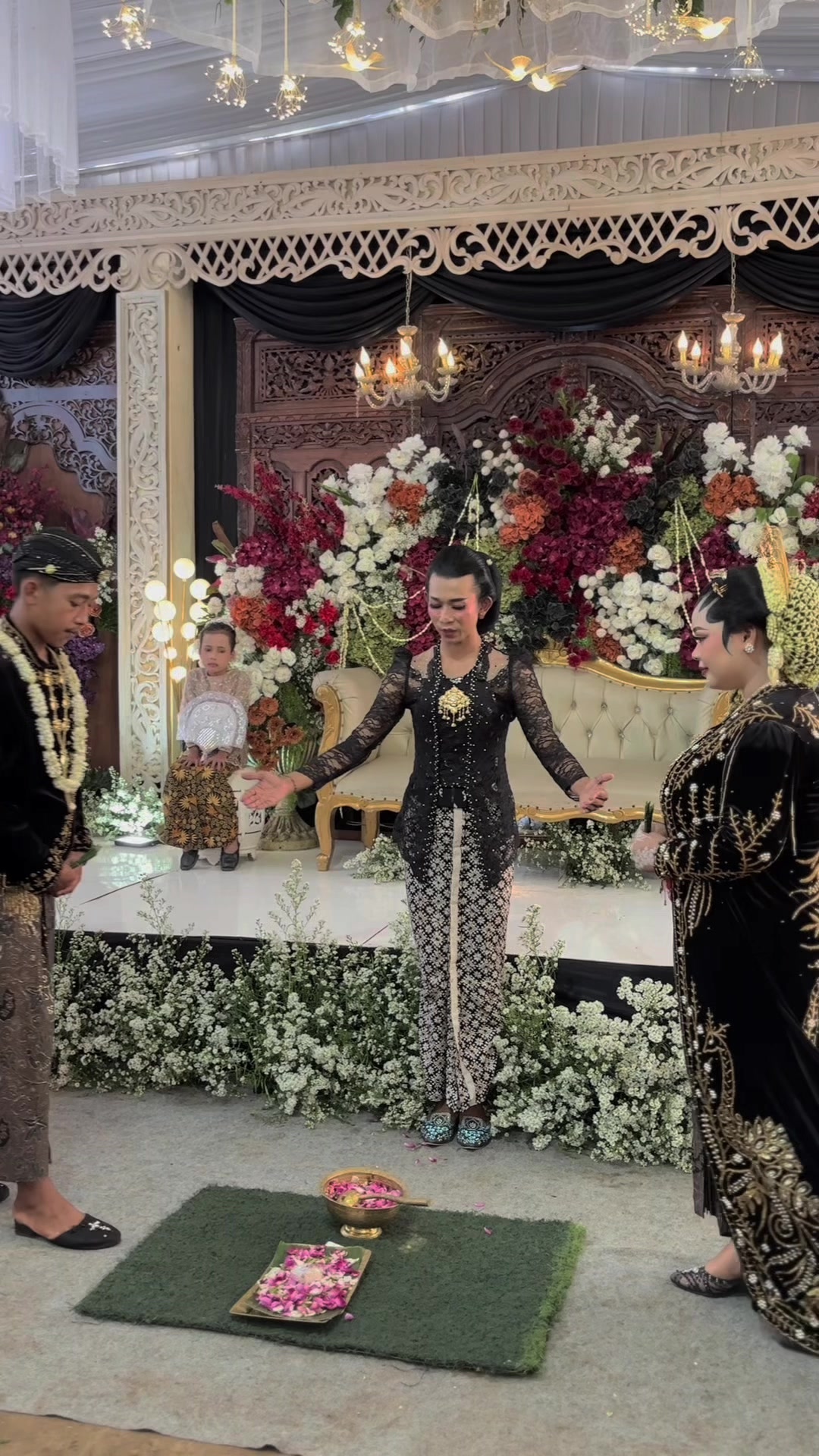 @Mbak Sari || Cucuk Lampah