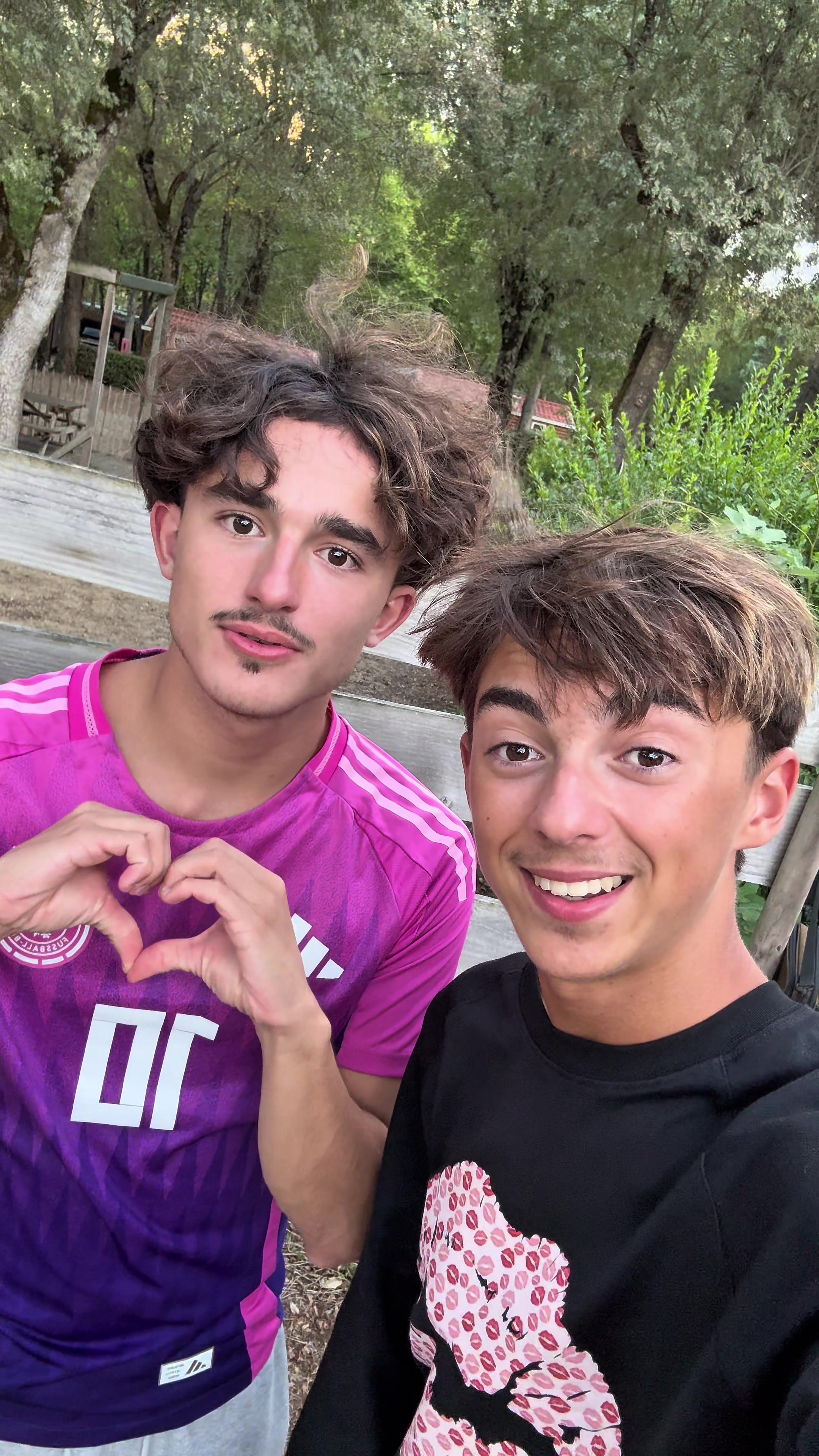 @LEVIVY