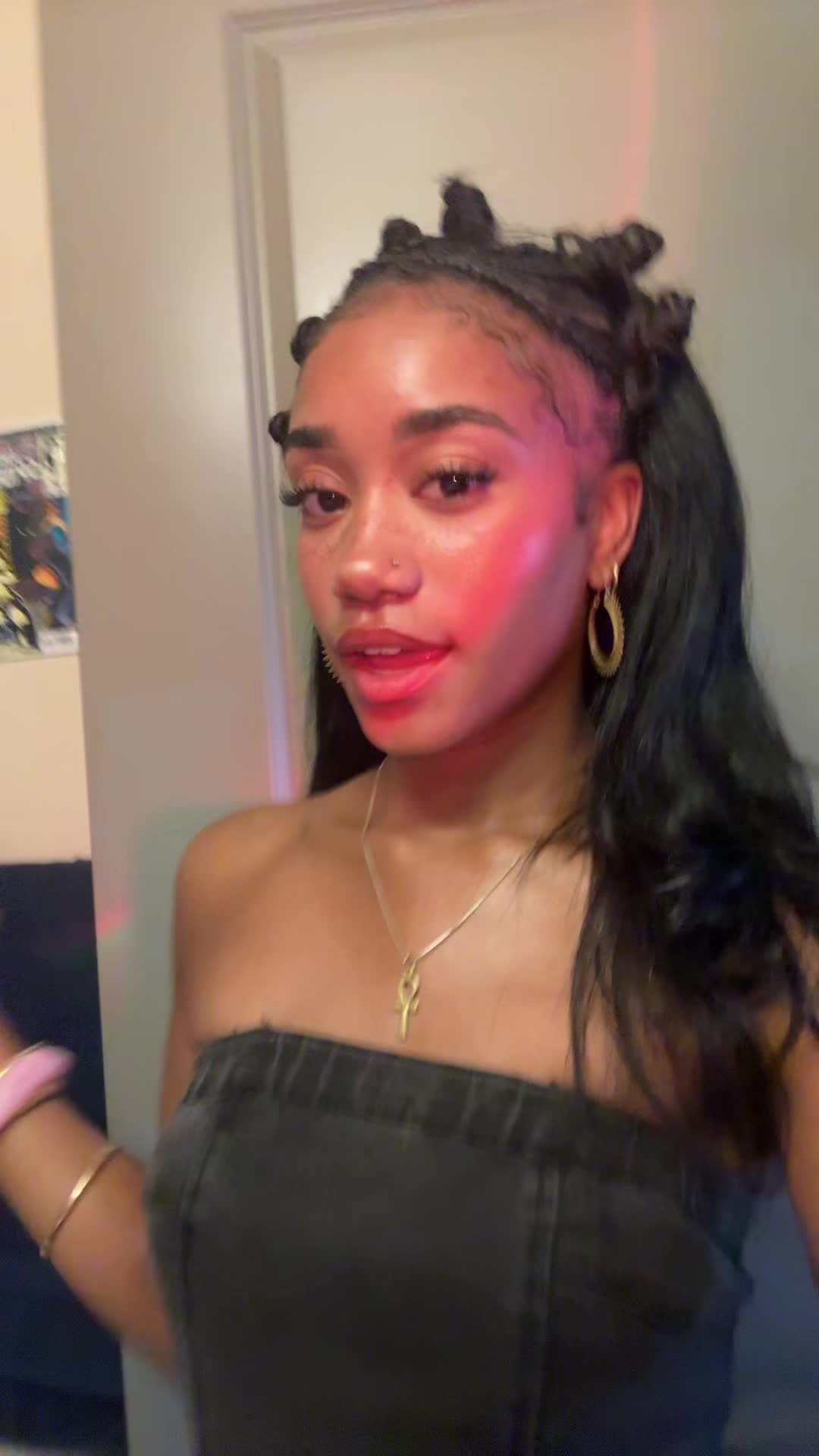 @Mani👅