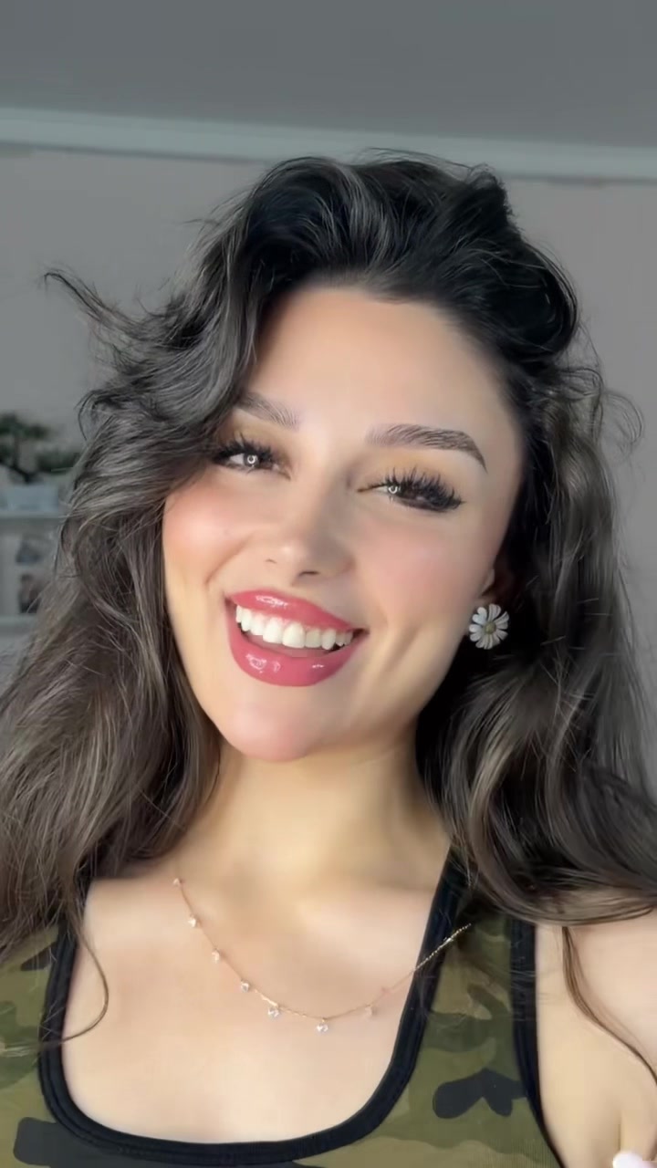 @Taya2002a