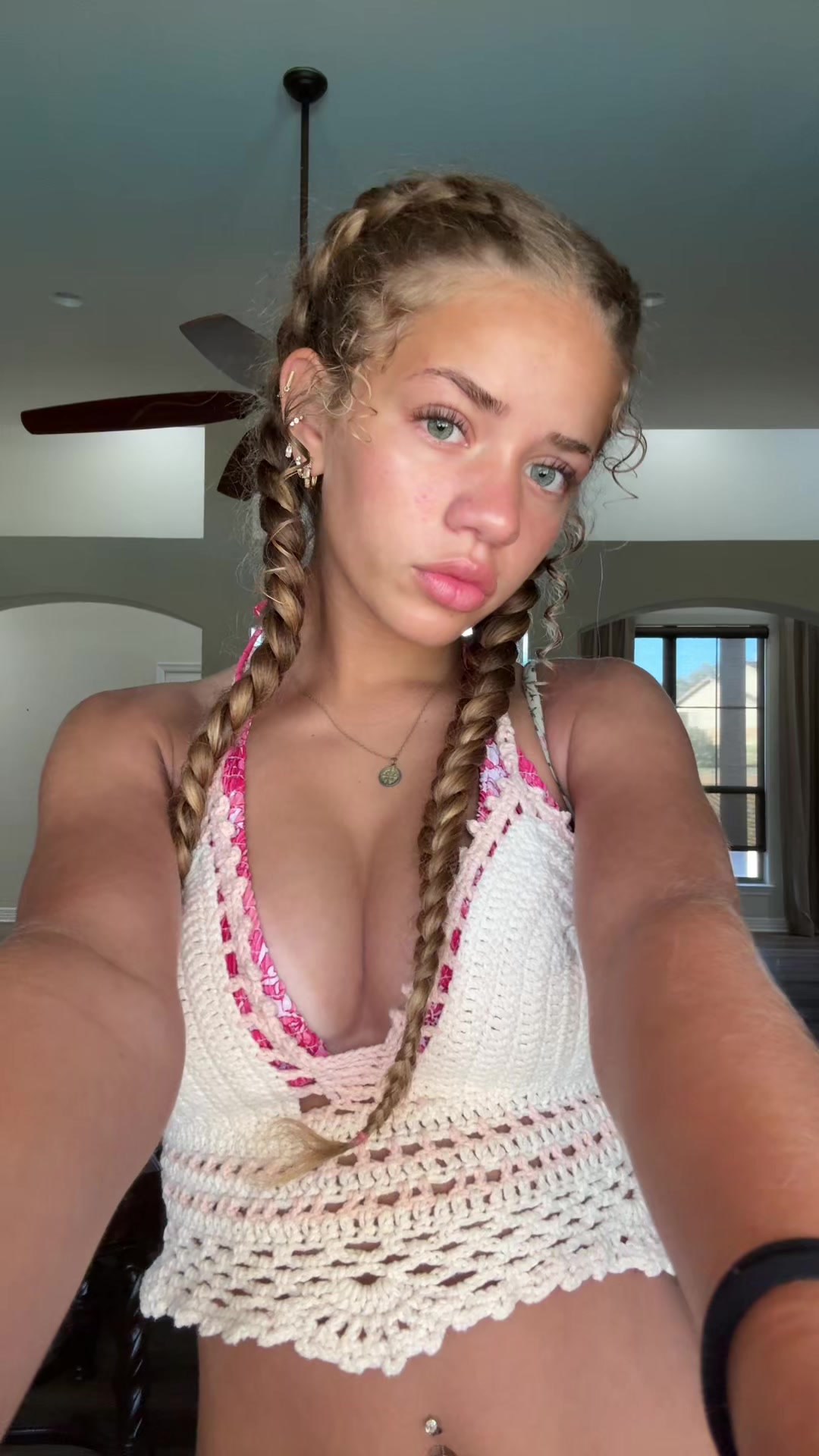 @bellaa