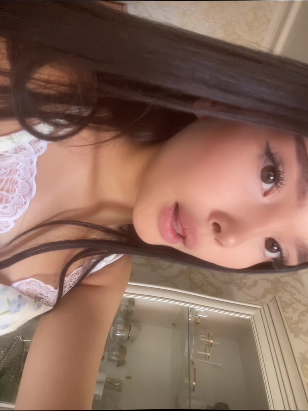 @𝒟