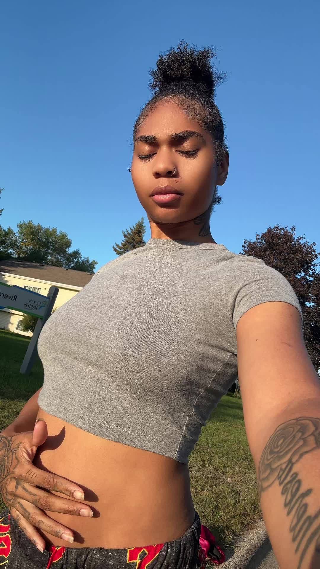 @Yogirldede.