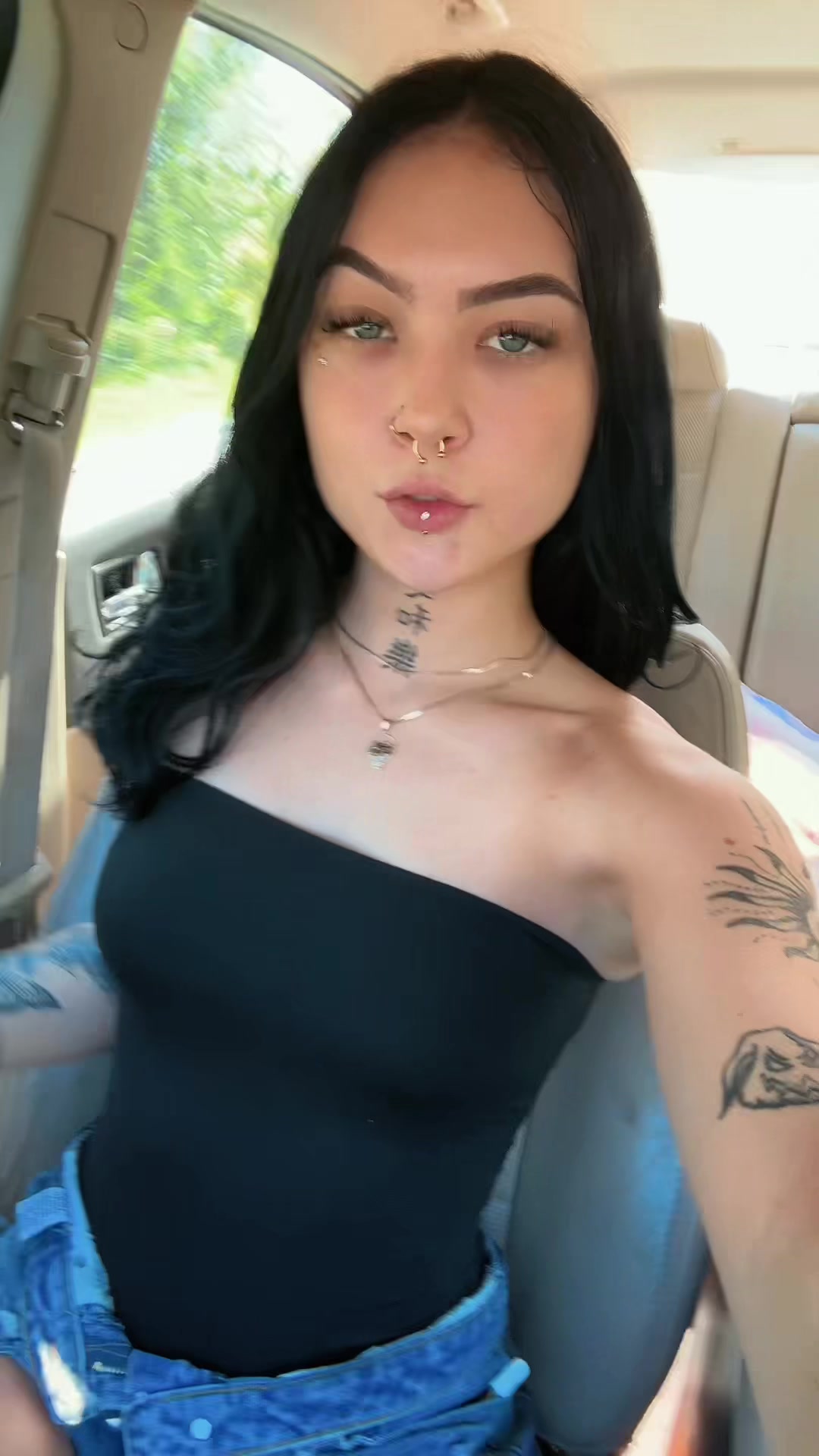 @lilyxrhyan