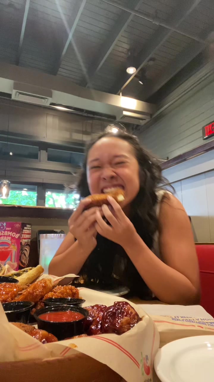 @Hân