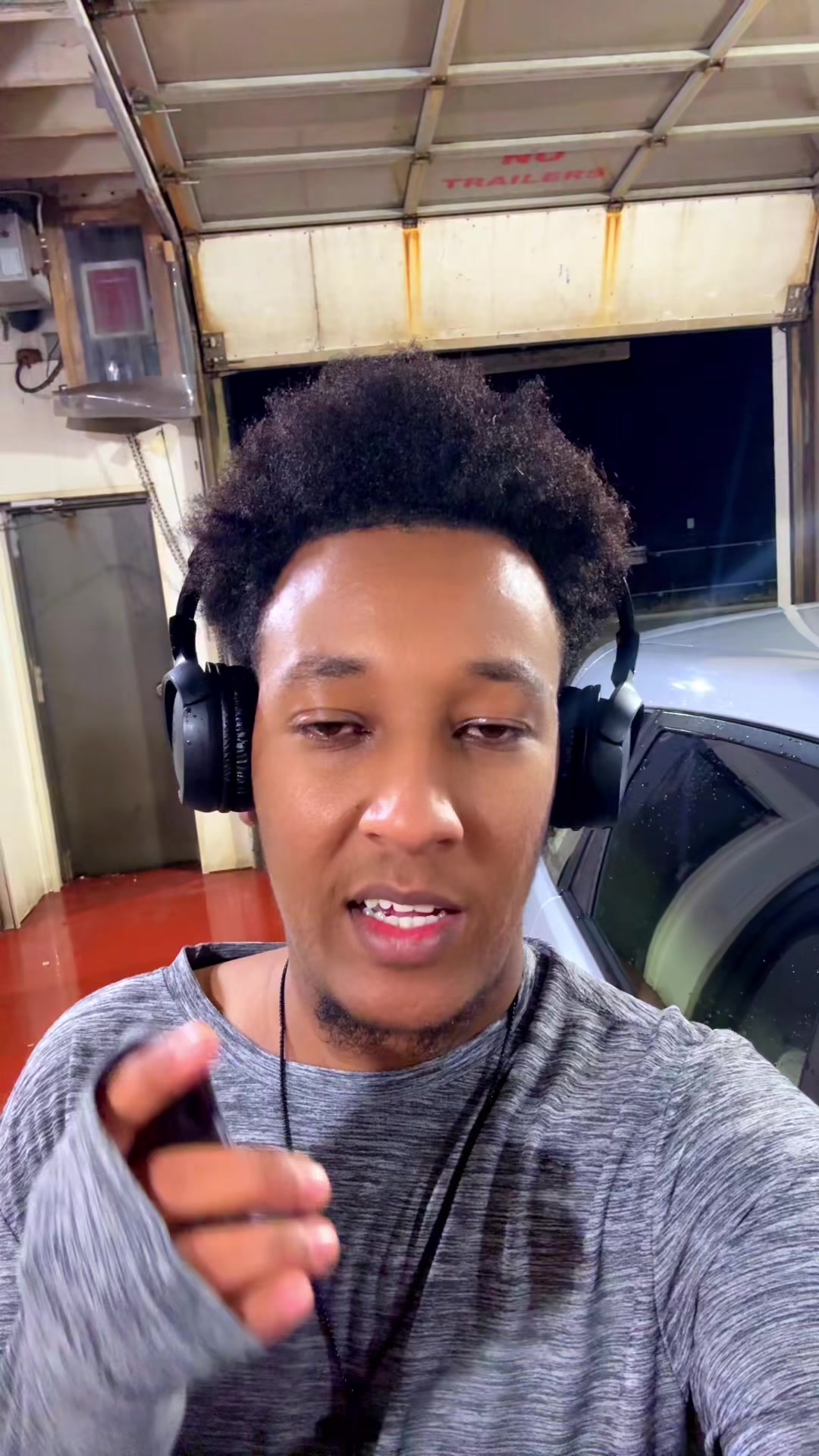 @BEE
