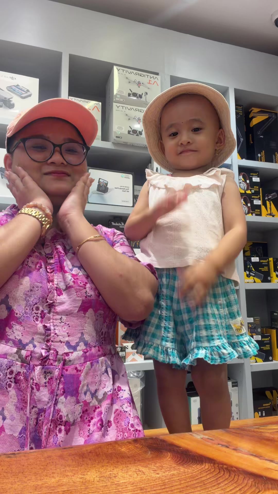 @SrishtiGrg (Serin's Mom)🌸🧿