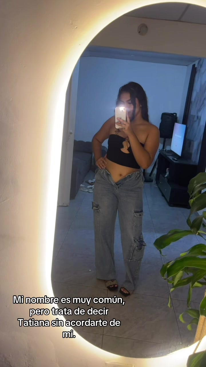 @𝒯