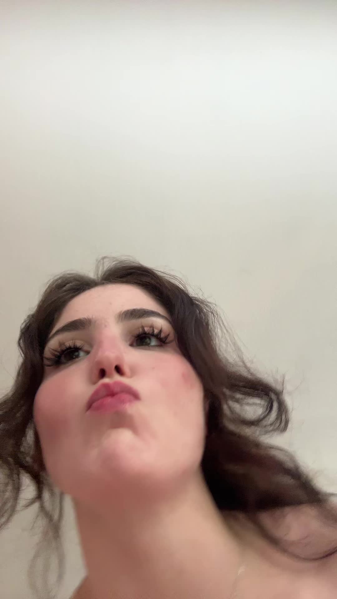 @Julia 👅