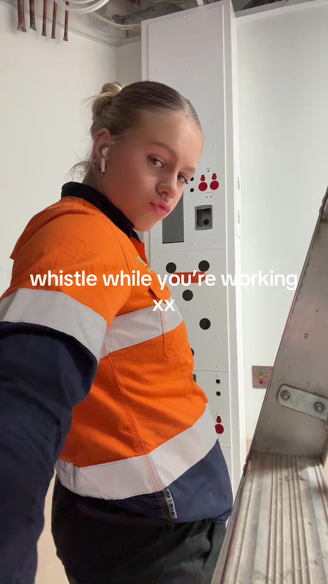 @LucyTheSparky