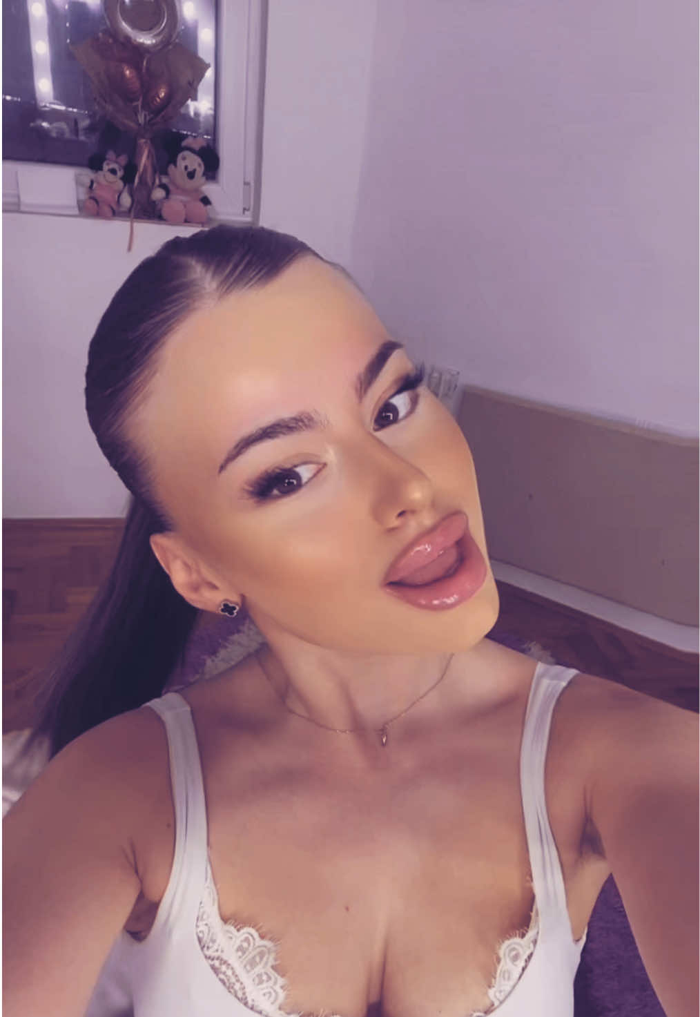 @Luna
