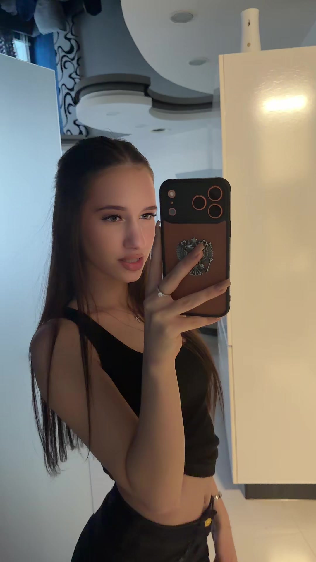 @𝐌