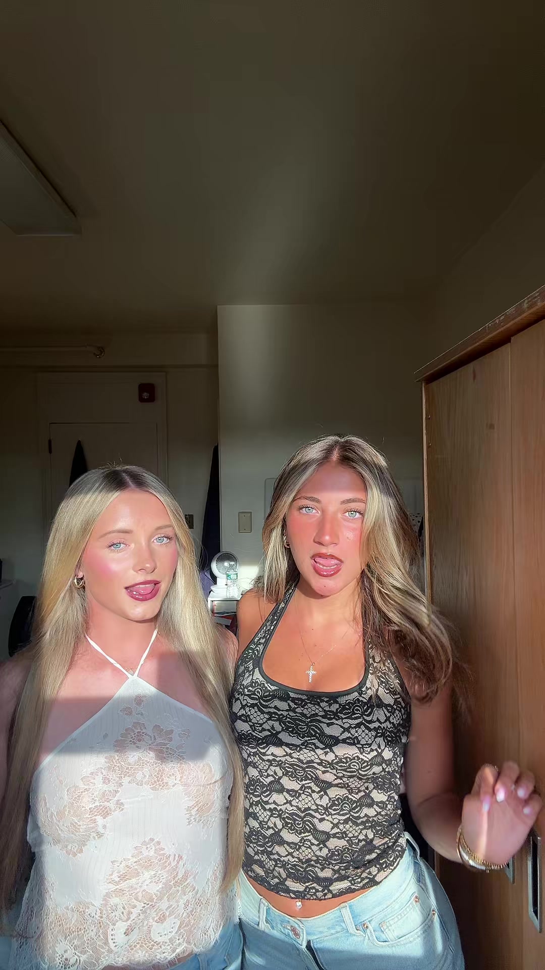 @bellahuttner