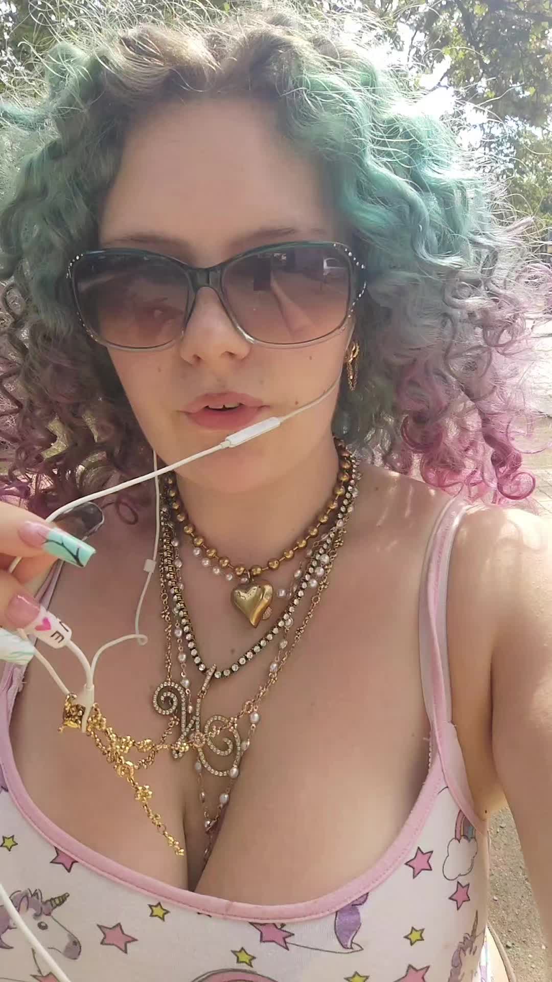 @Nina 🦛