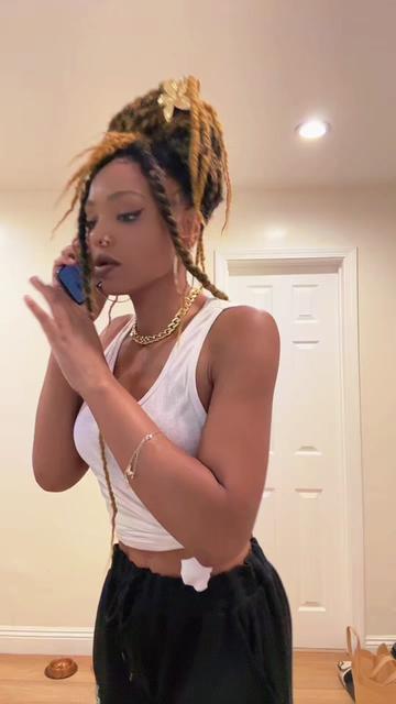 @queenderella1
