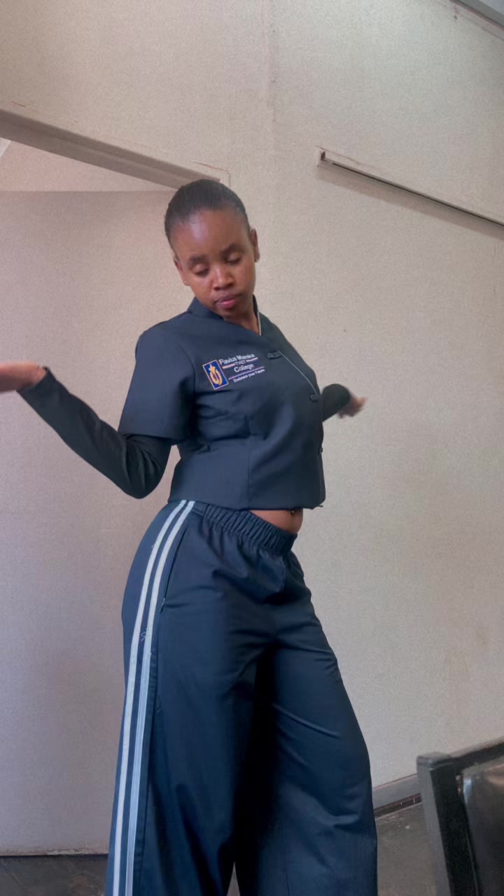@L&egrave;&euml; Mnguni
