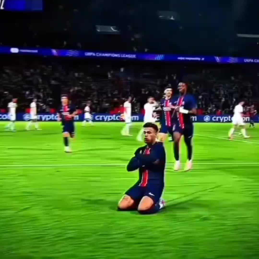 @AlexanderCR7
