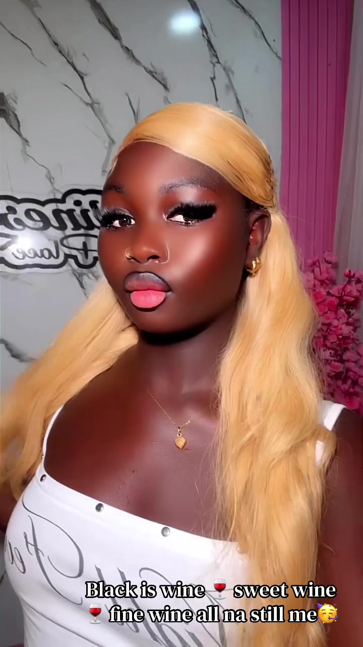 @Pink lip vendor in Warri ๐๐