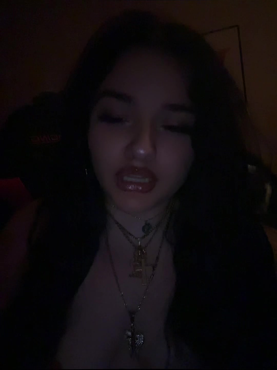 @𝒜𝓊𝒹𝓏