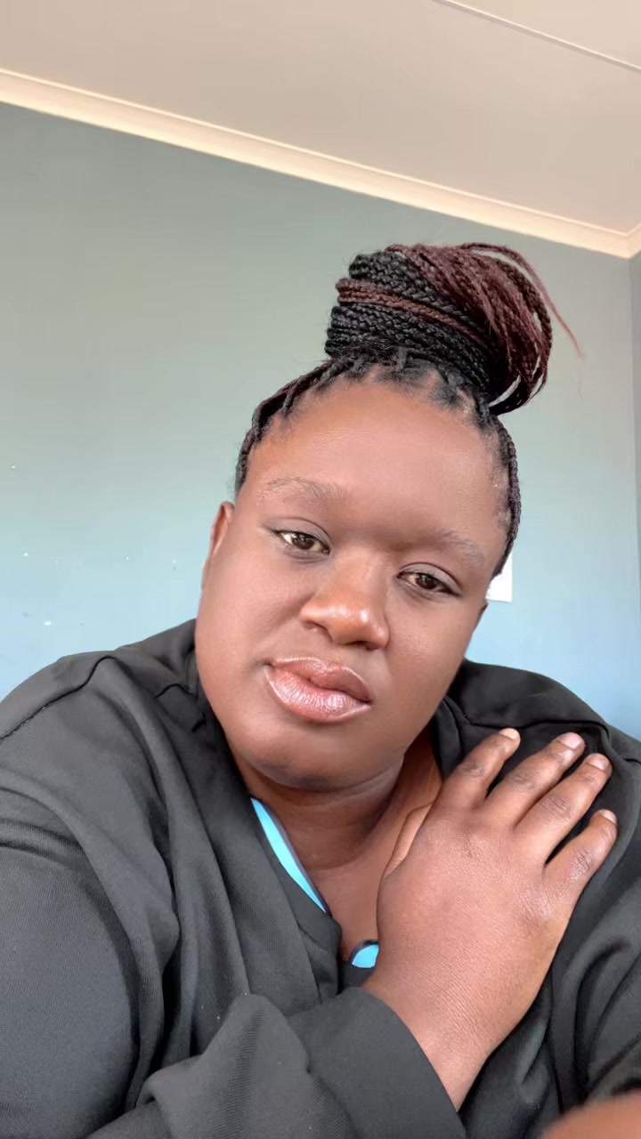 @MPHOLIZZ