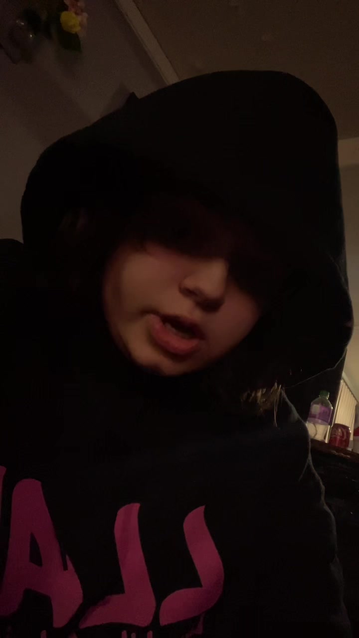 @Ella_and_nobody1