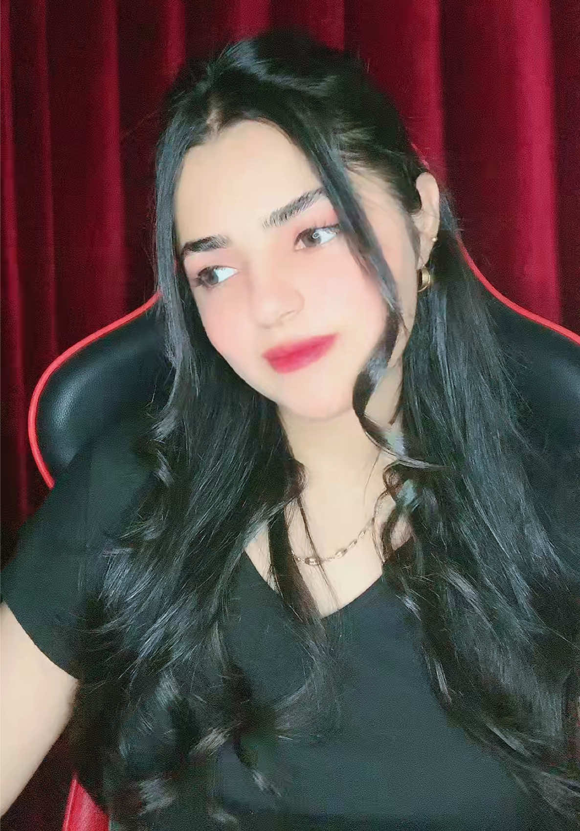 @👑 𝑸𝑼𝜠𝜠𝑵 𝑮 👑