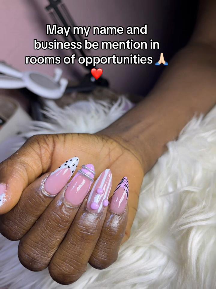 @Owerri~Nails and Lash Tech💅🏻