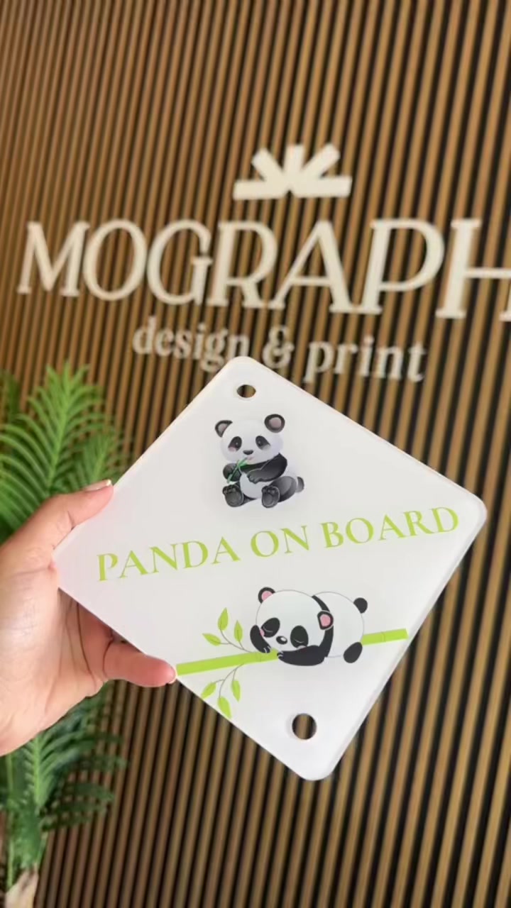 @Mographic