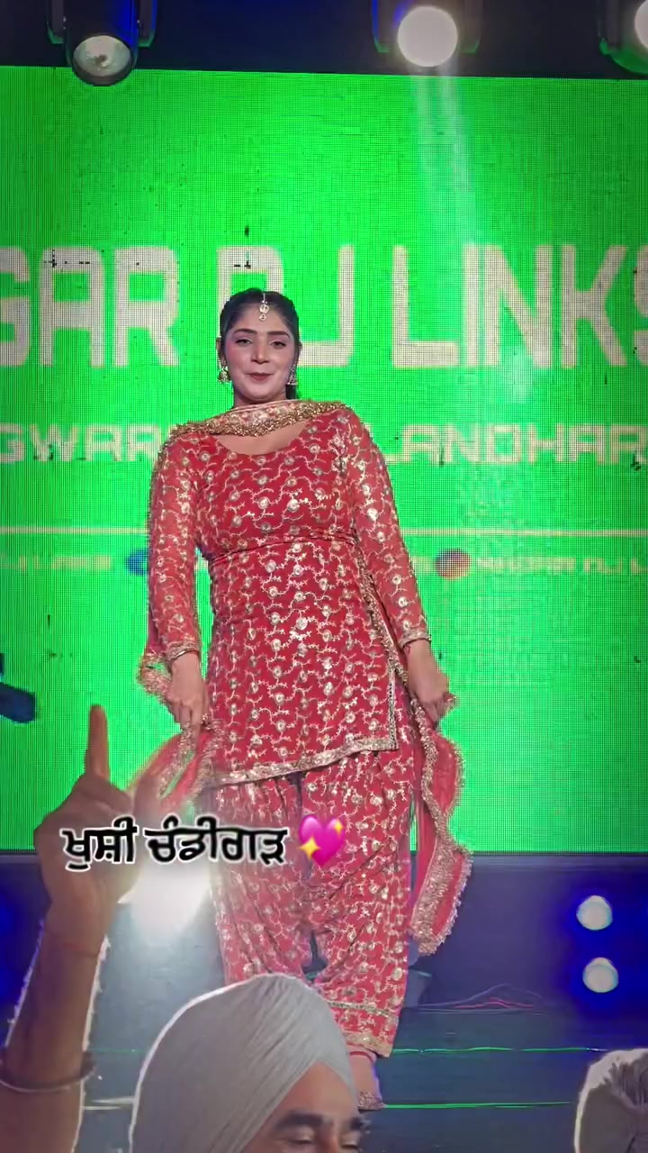 @Aj_Malika011