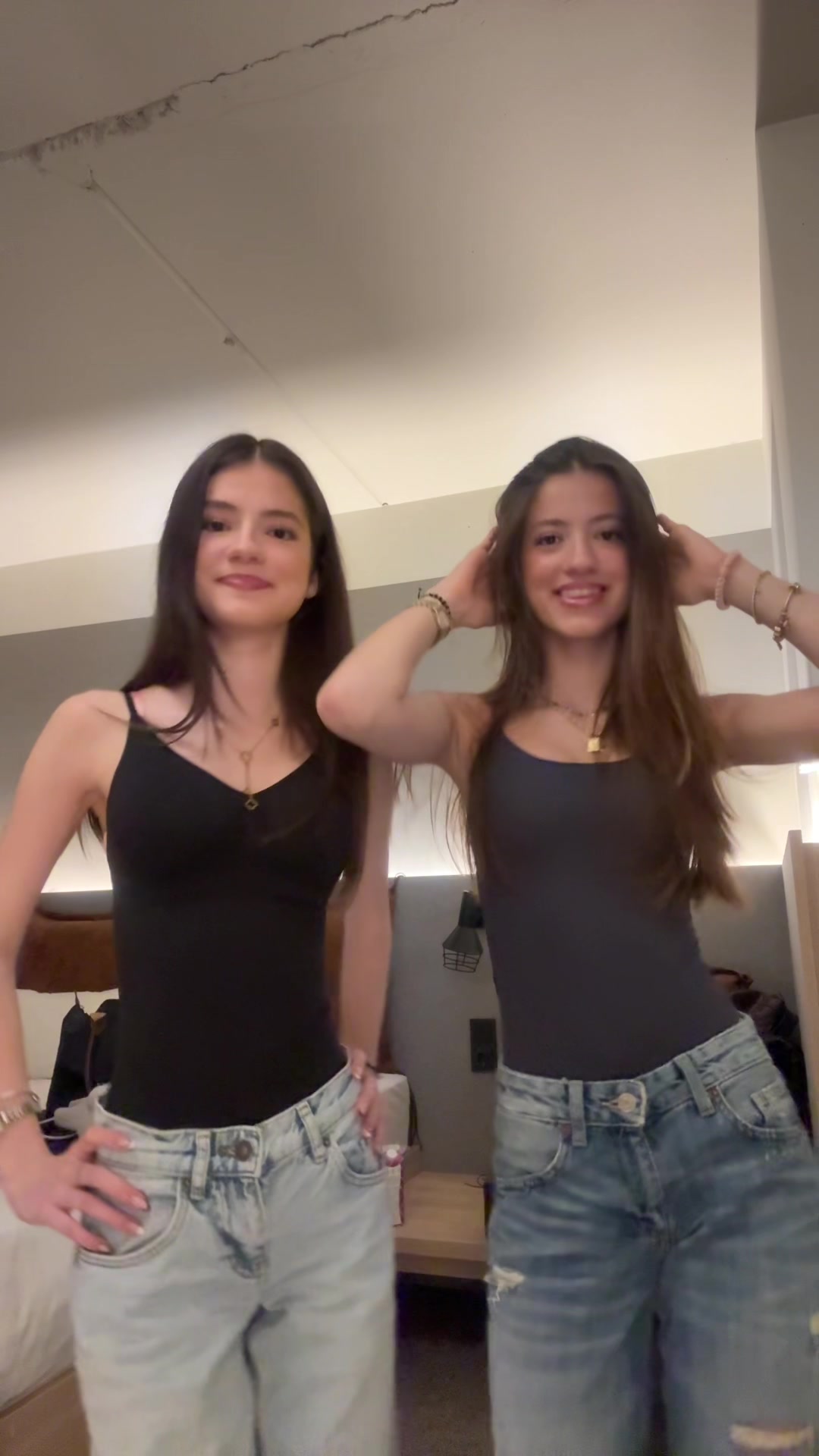 @𝐬𝐚𝐫𝐚