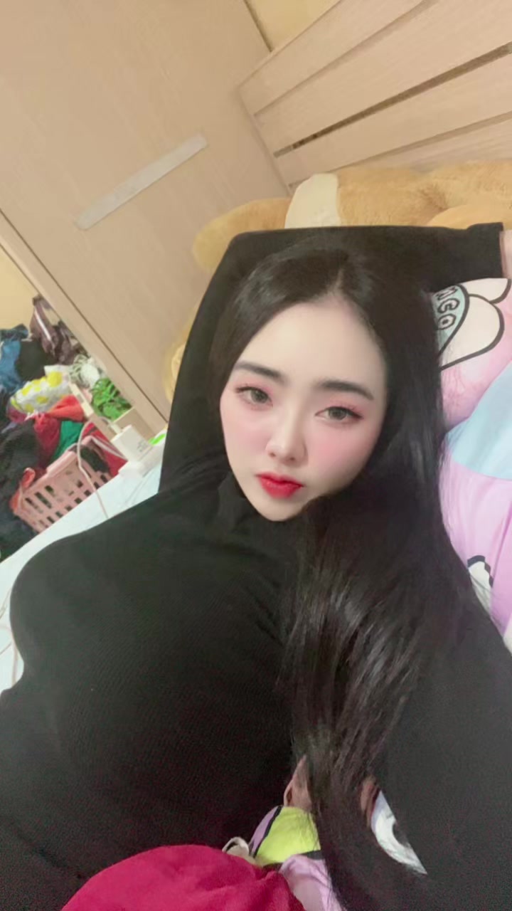 @Praewwee