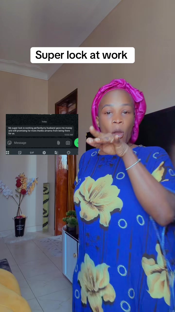 @Nicole Apio (queen of de mic )