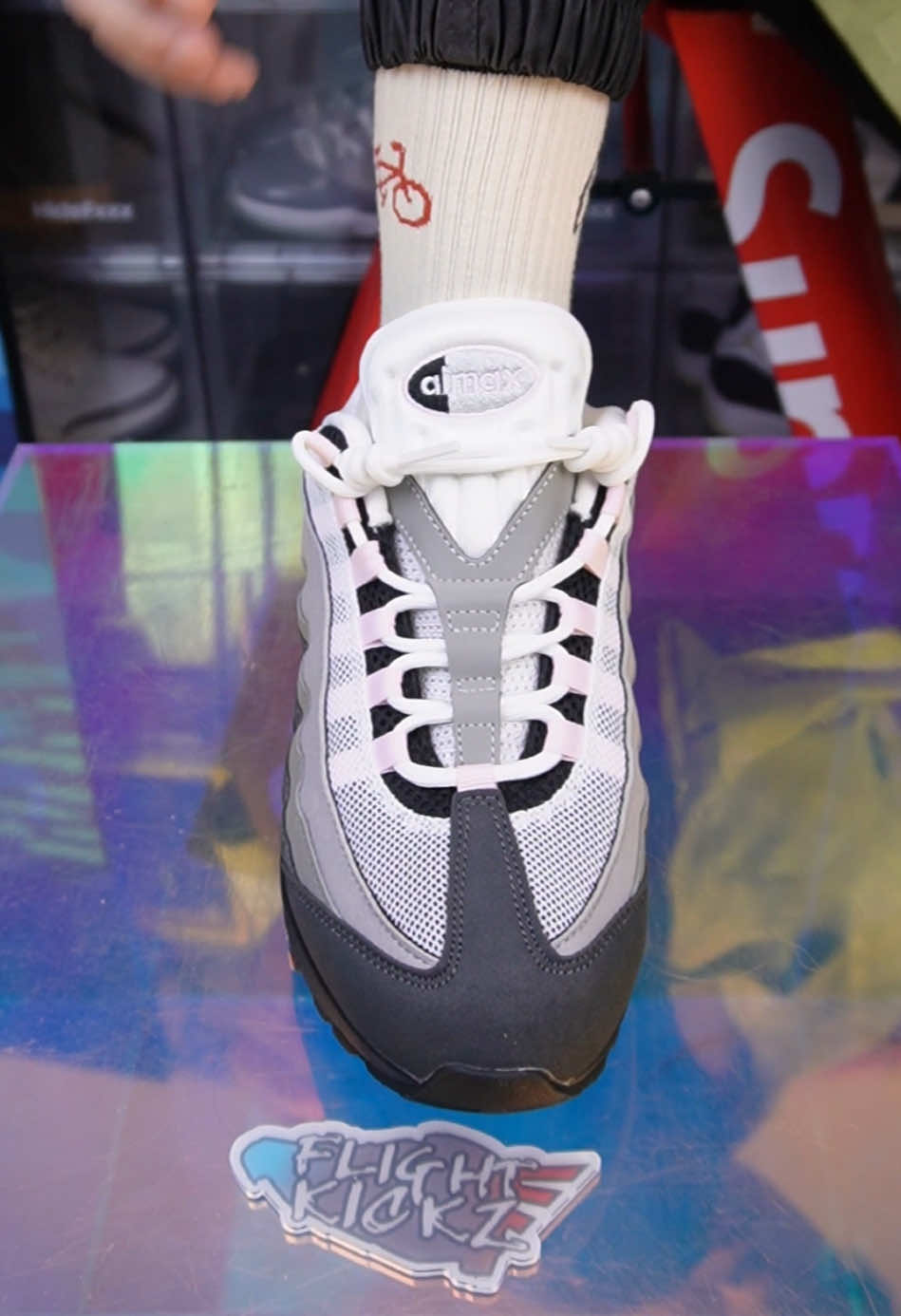 @Lacedsneaker