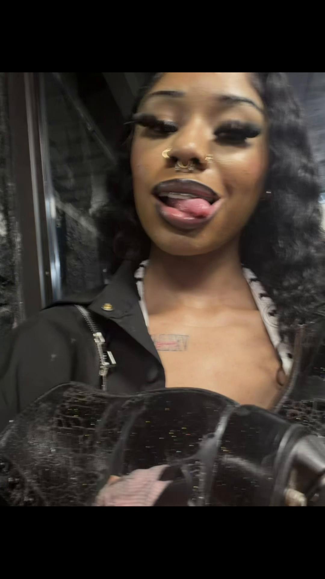 @Rayven🕸️🕷️