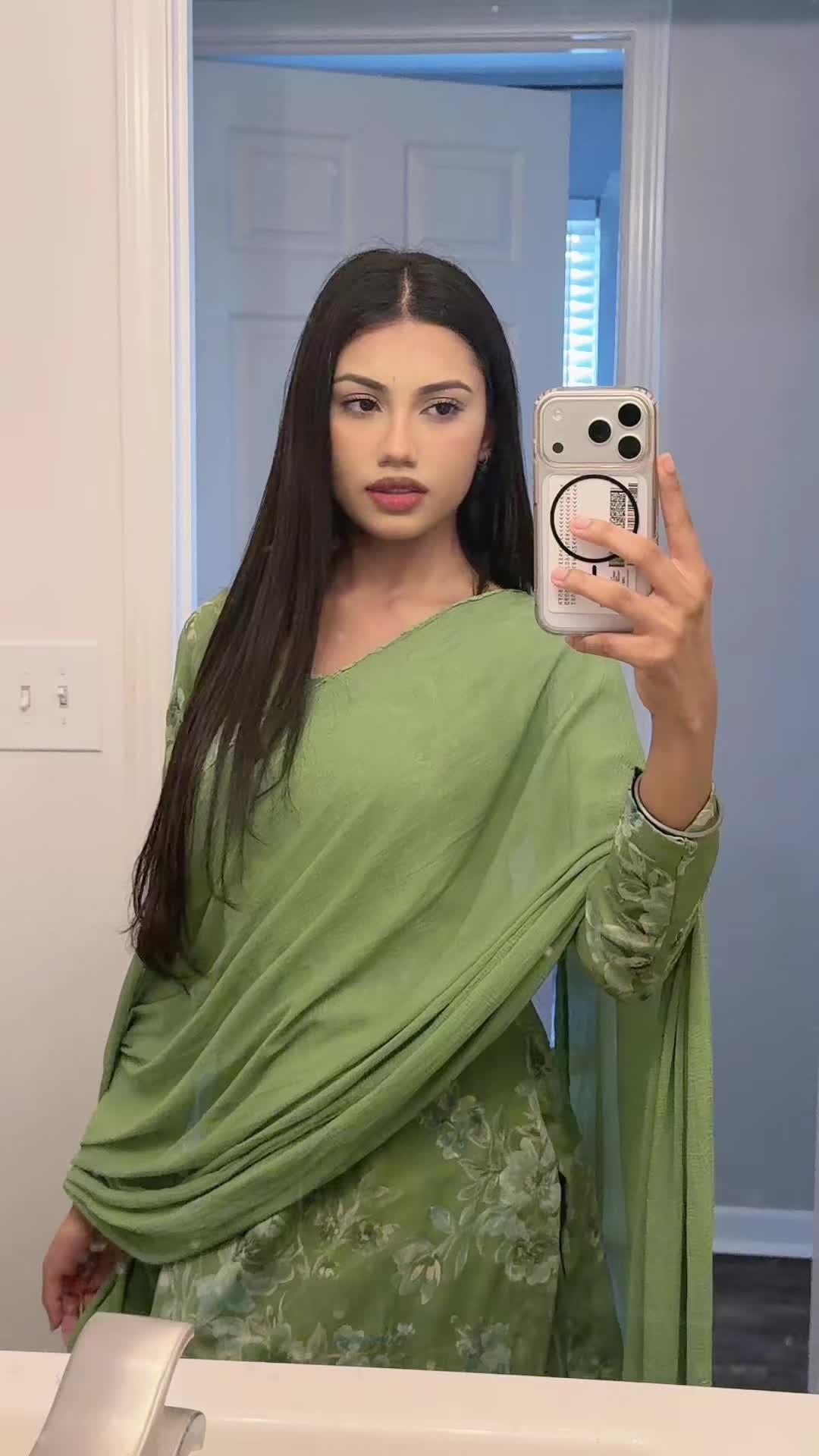 @🦢