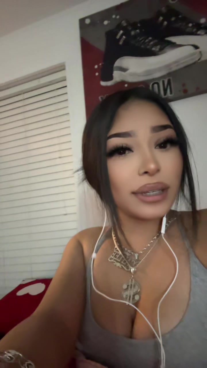 @𝒞