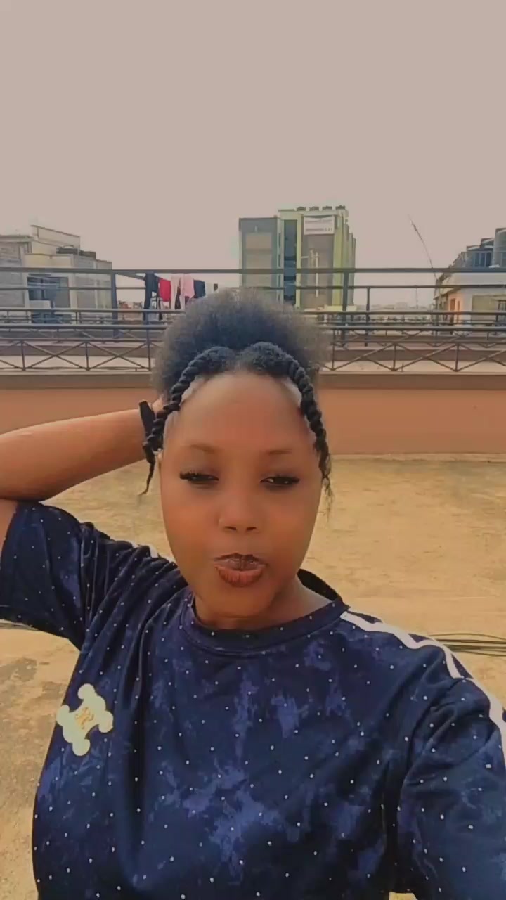 @JoanQuincee
