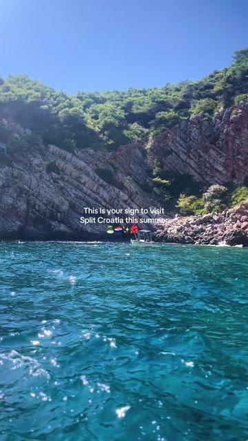 @Out To Sea - Split Boat Party
