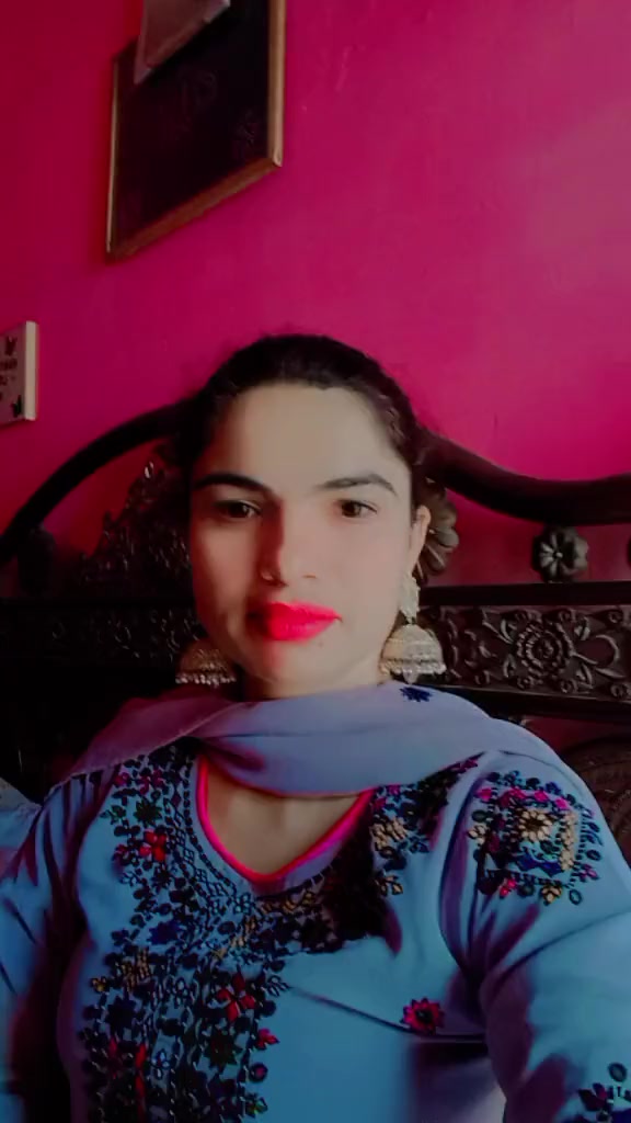 @KARACHI GIRL 🤭