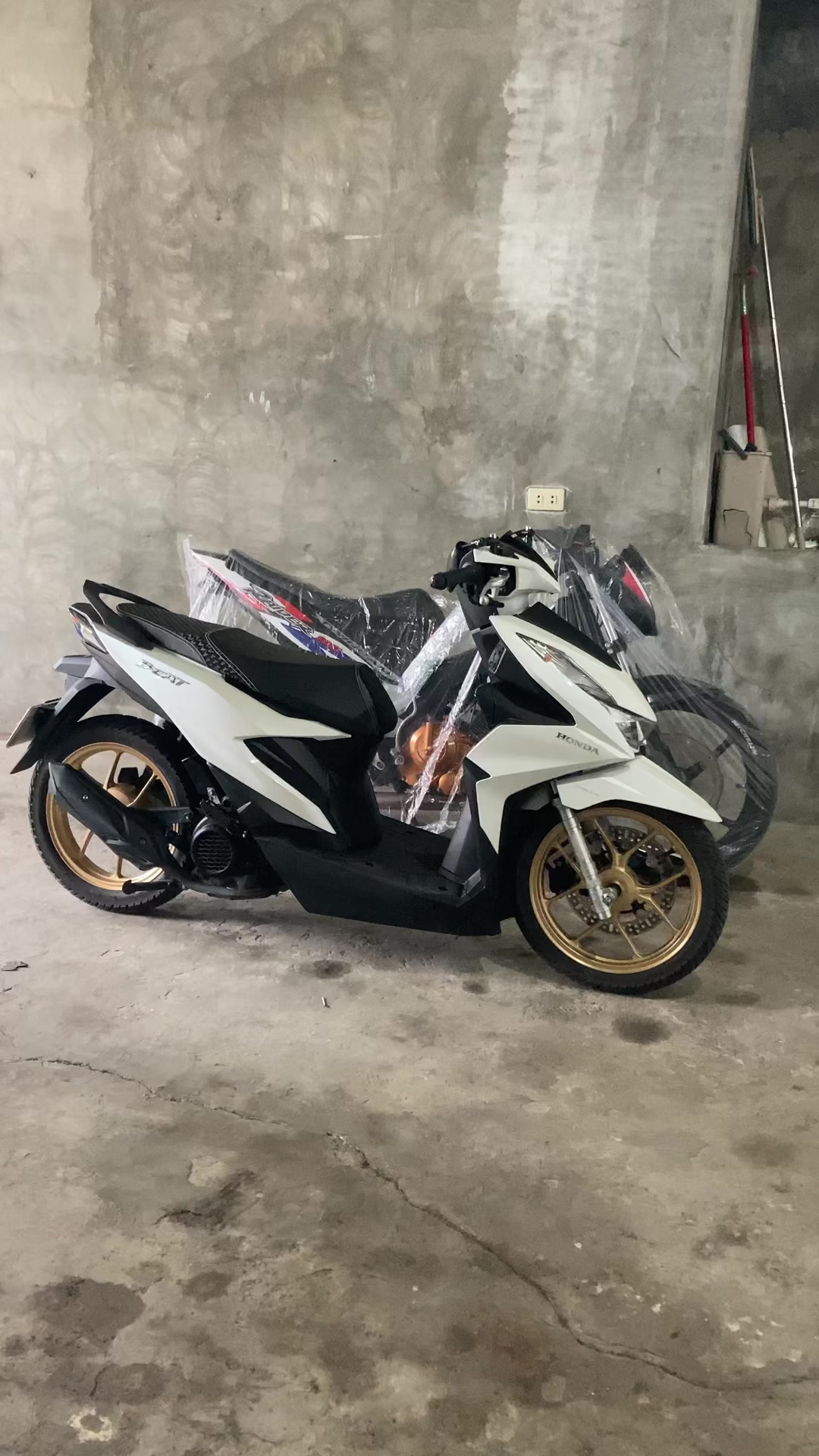 @OUTCAST MOTO