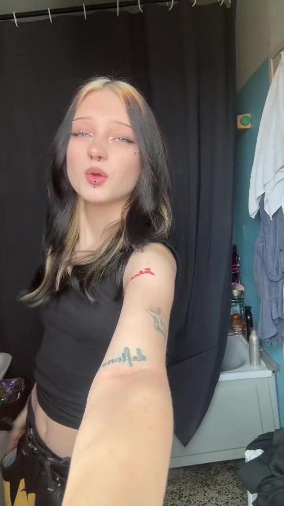 @Милана
