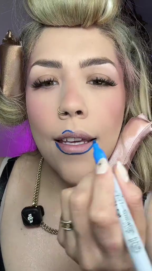 @Angiie